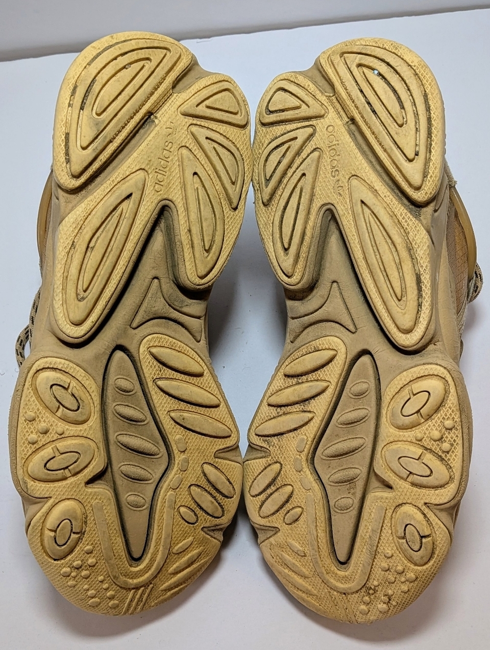 Adidas Ozweego Sneakers Women’s Size 5 Beige Khaki Chunky Retro Running Shoes - Picture 5 of 8